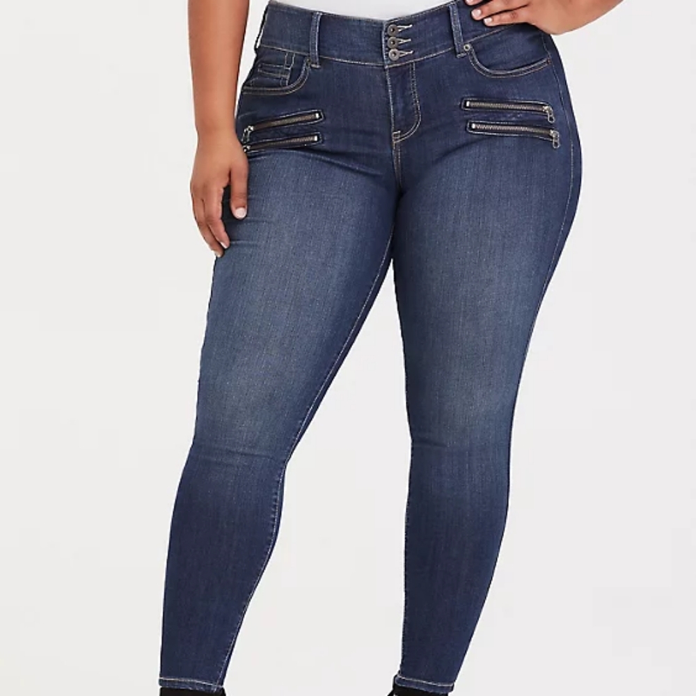 ❤Torrid💜 zipper jegging medium wash (jeans)